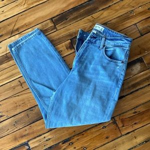 Abercrombie & Fitch. Curve love high rise mom jean